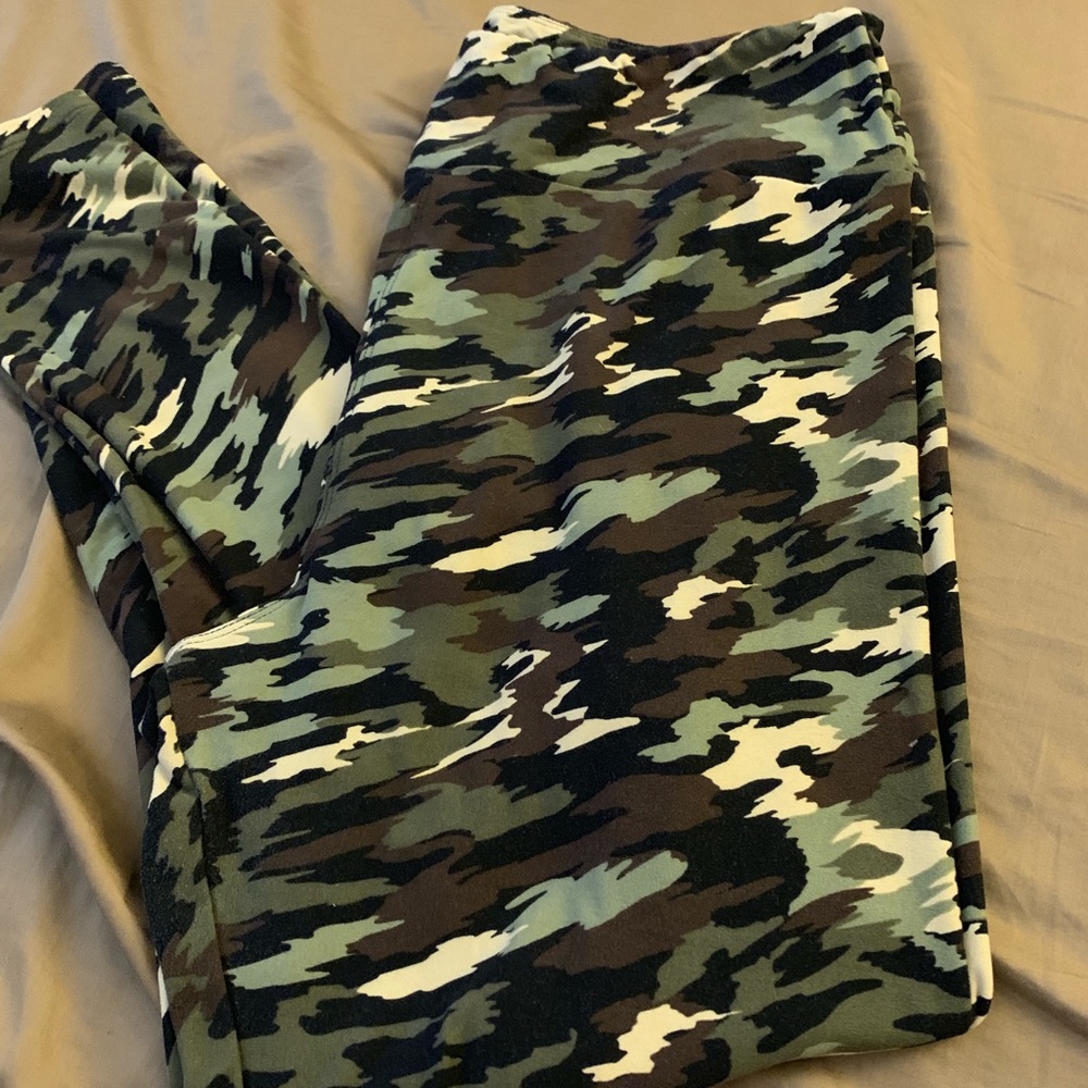 LuLaroe. TC2 camo leggings. Worn once.